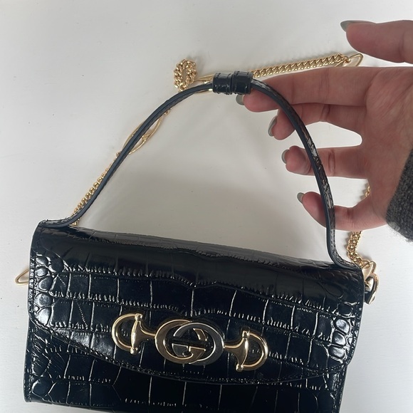 Small Gucci purse with adjustable handle and chain - Picture 3 of 7